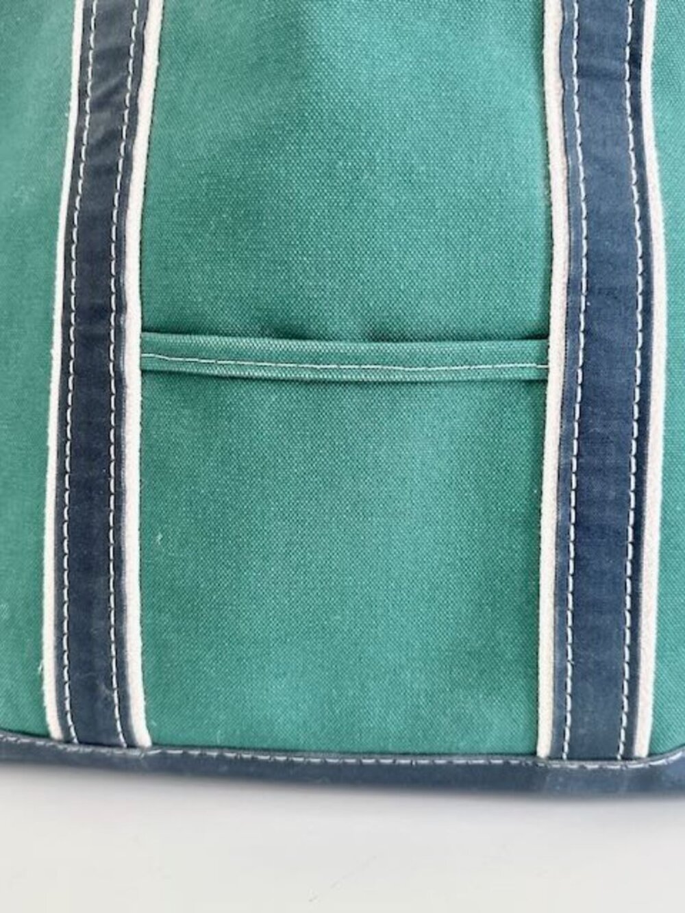VINTAGE LL BEAN BOAT AND TOTE KELLY GREEN CANVAS BAG SAWTOOTH TAG - Picture 6 of 16